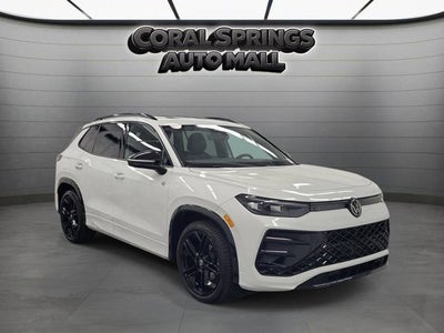 2025 Volkswagen Tiguan SE R-Line Black