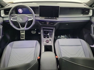 2025 Volkswagen Tiguan SE R-Line Black