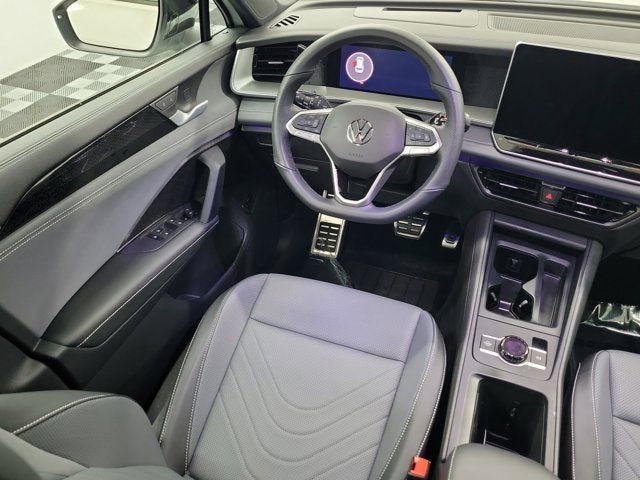 2025 Volkswagen Tiguan SE R-Line Black