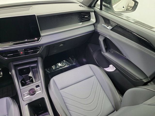 2025 Volkswagen Tiguan SE R-Line Black
