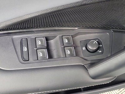 2025 Volkswagen Tiguan SE R-Line Black