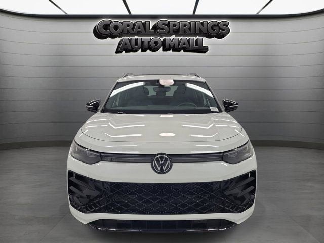 2025 Volkswagen Tiguan SE R-Line Black