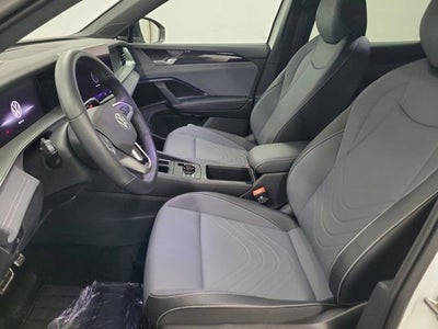 2025 Volkswagen Tiguan SE R-Line Black
