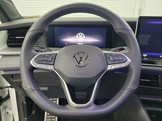 2025 Volkswagen Tiguan SE R-Line Black