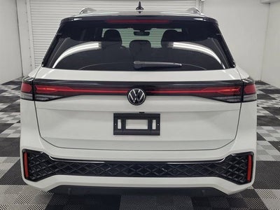 2025 Volkswagen Tiguan SE R-Line Black