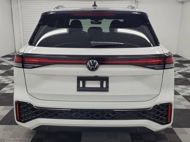 2025 Volkswagen Tiguan SE R-Line Black