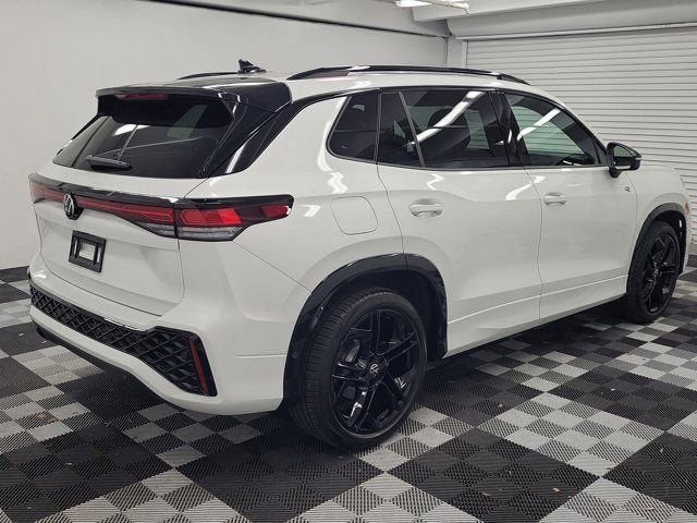 2025 Volkswagen Tiguan SE R-Line Black