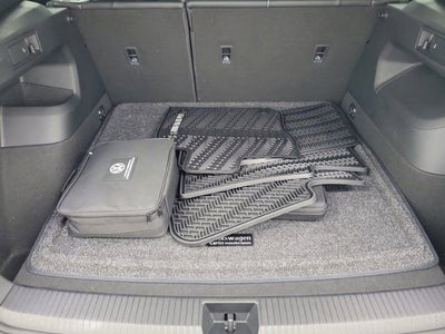 2025 Volkswagen Tiguan SE R-Line Black
