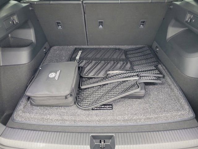 2025 Volkswagen Tiguan SE R-Line Black