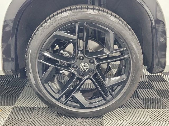 2025 Volkswagen Tiguan SE R-Line Black