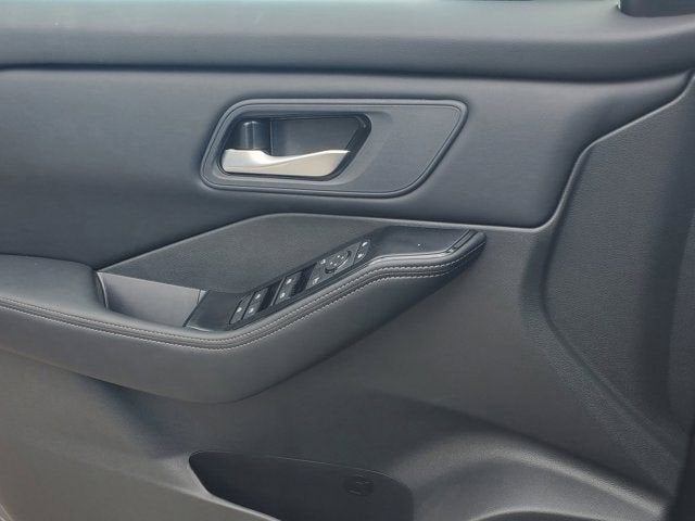 2026 Nissan Rogue Base