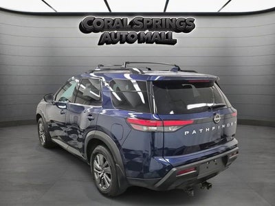 2022 Nissan Pathfinder SV