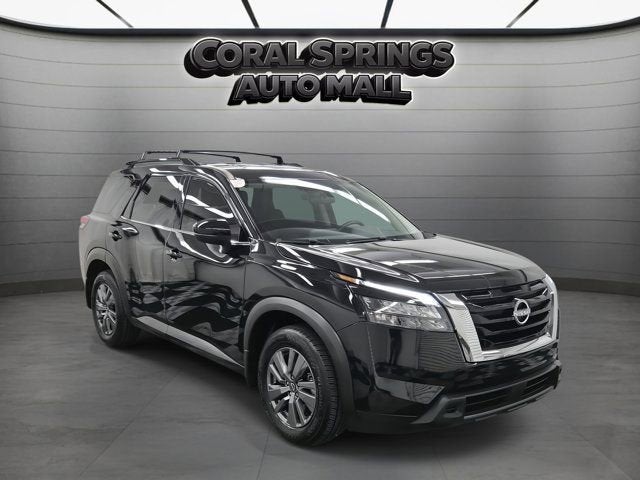 2025 Nissan Pathfinder SV
