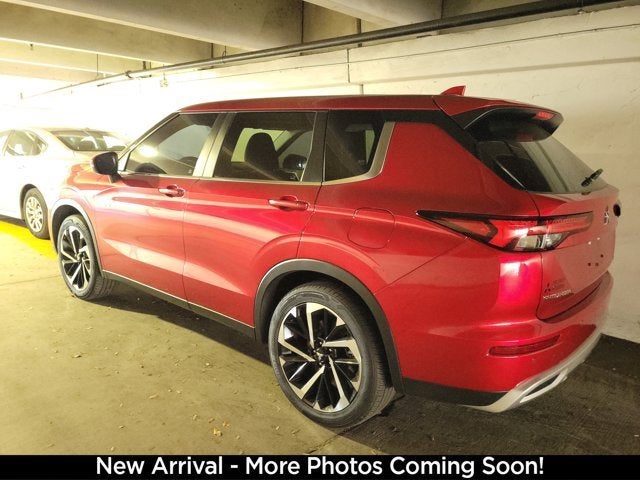 2023 Mitsubishi Outlander PHEV SE