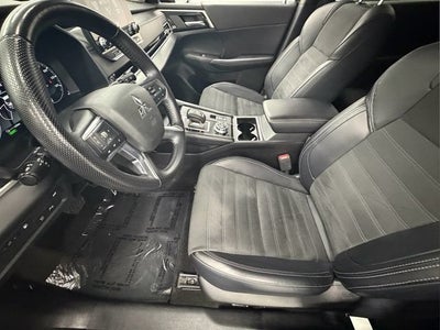 2024 Mitsubishi Outlander Plug-In Hybrid SE