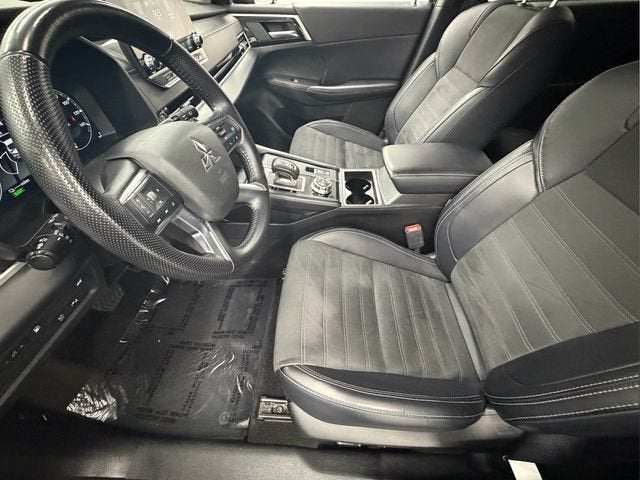 2024 Mitsubishi Outlander Plug-In Hybrid SE