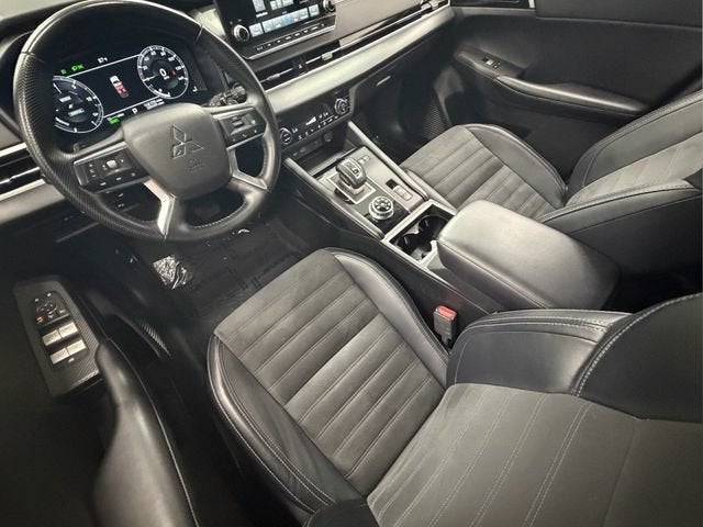 2024 Mitsubishi Outlander Plug-In Hybrid SE