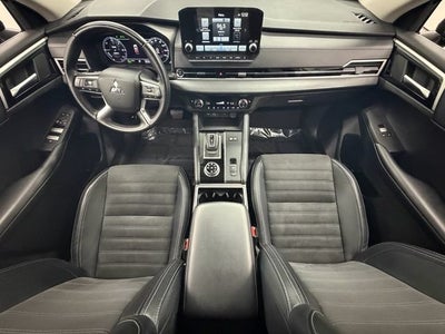 2024 Mitsubishi Outlander Plug-In Hybrid SE