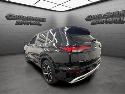 2024 Mitsubishi Outlander Plug-In Hybrid SE