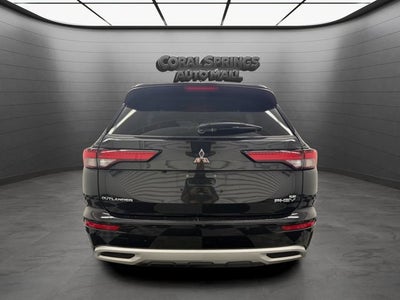 2024 Mitsubishi Outlander Plug-In Hybrid SE
