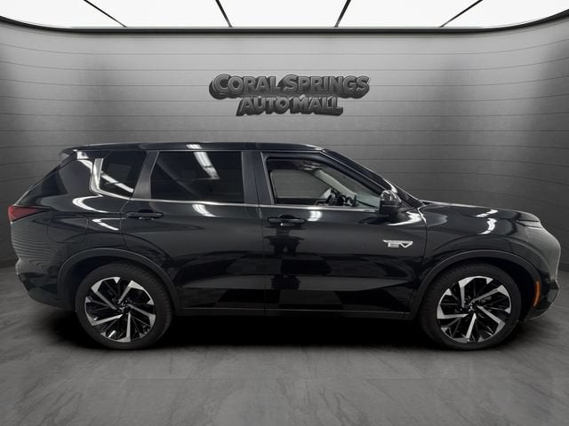 2024 Mitsubishi Outlander Plug-In Hybrid SE