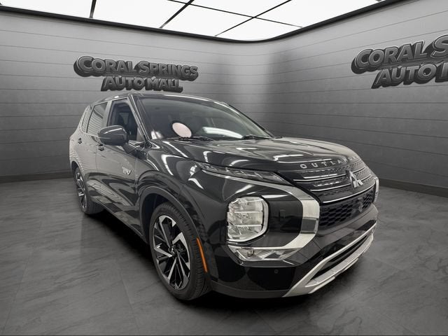 2024 Mitsubishi Outlander Plug-In Hybrid SE