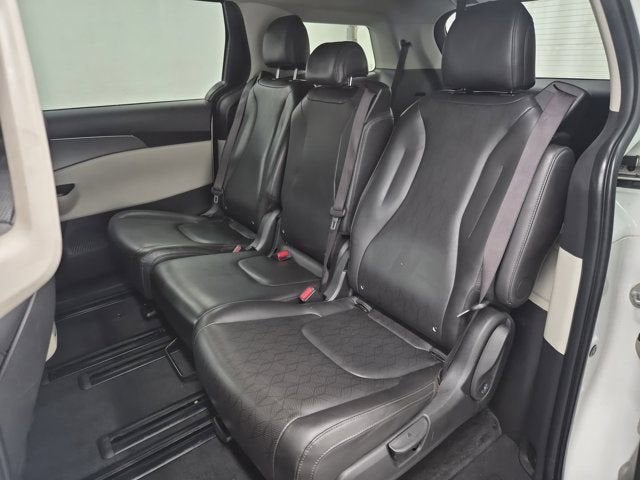 2022 Kia Carnival LXS