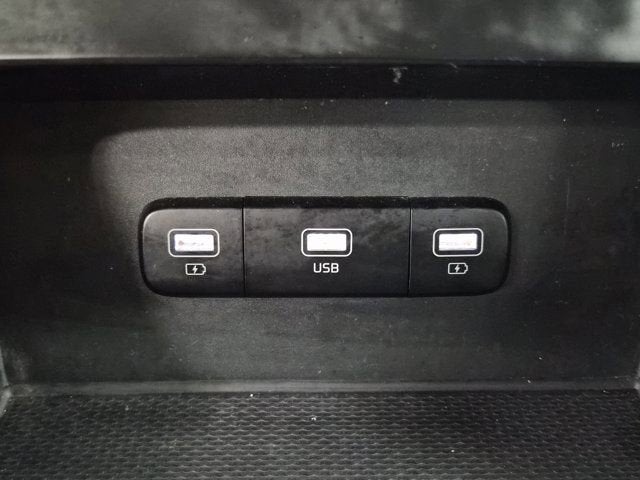 2022 Kia Carnival LXS