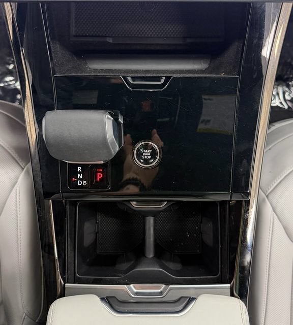 2025 Land Rover Range Rover Sport SE
