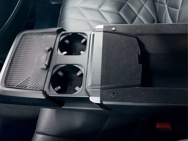 2025 BMW 7 Series 740i