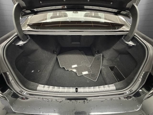2025 BMW 7 Series 740i