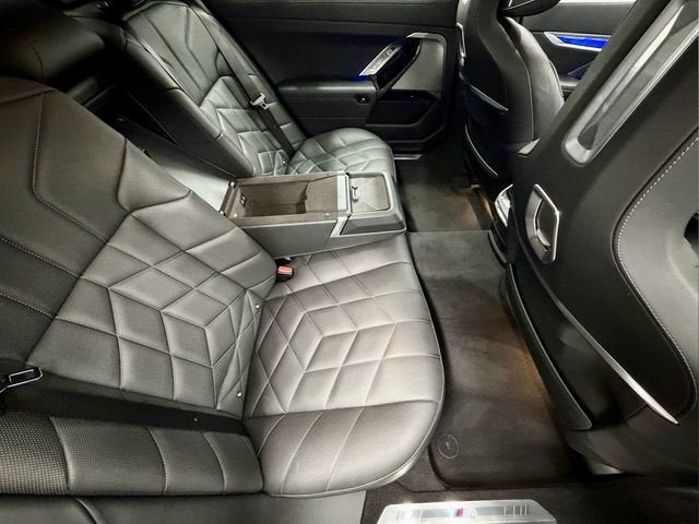 2025 BMW 7 Series 740i