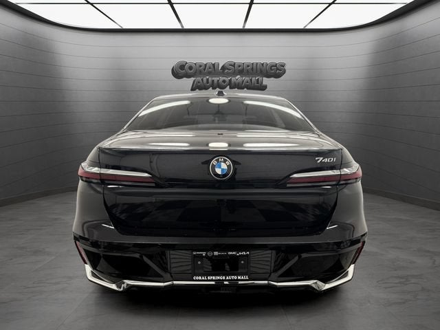 2025 BMW 7 Series 740i