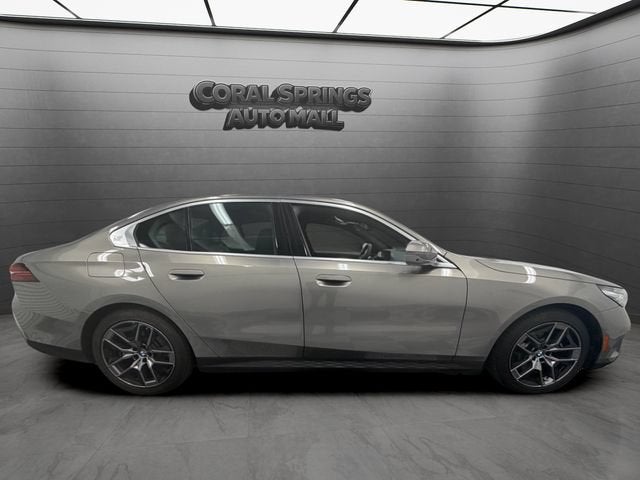 2026 BMW 5 Series 530i