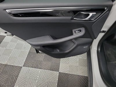 2024 Porsche Macan NA