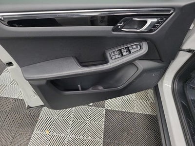 2024 Porsche Macan NA