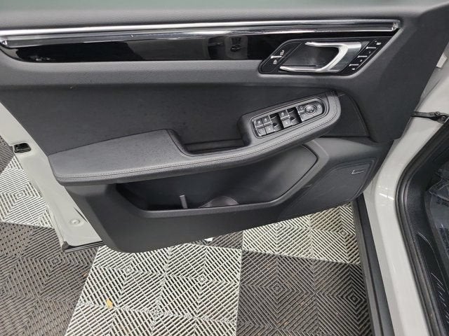2024 Porsche Macan NA
